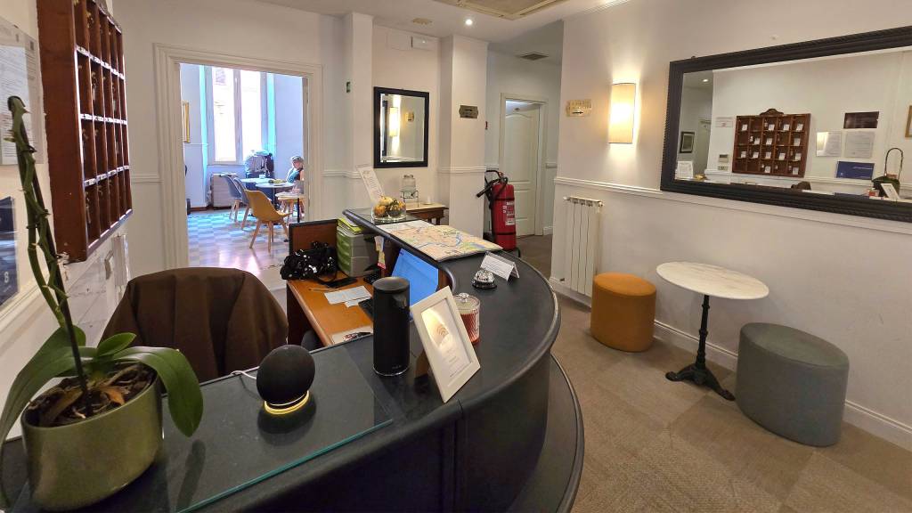 Hotel-Porta-Pia-Roma-Reception-20241018-113352